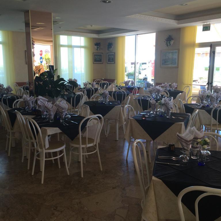 Miami Suite Hotel Bellaria-Igea Marina Exterior foto